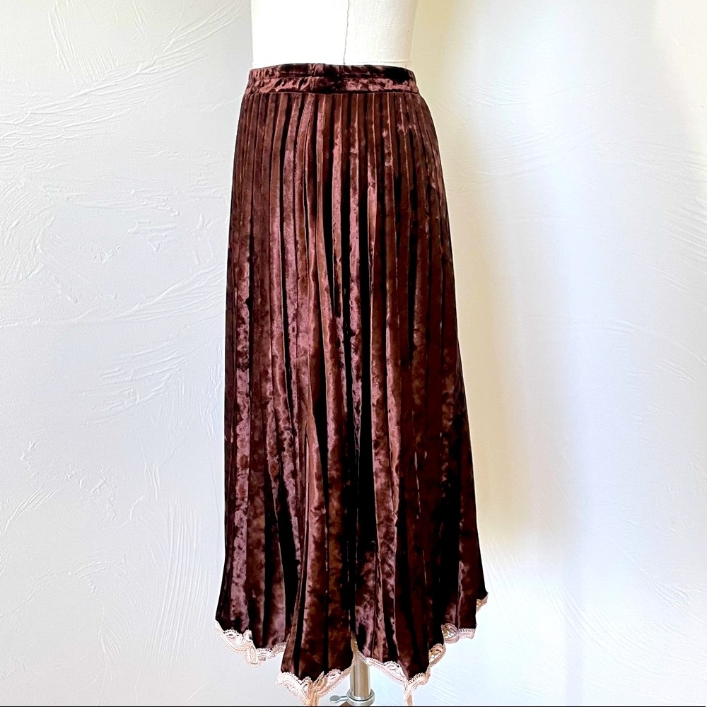 213 | Velvet Brown Pleated Skirt With Lace Trim - Picture 4 of 8
